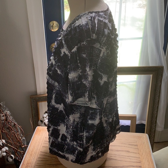 Blouse - Picture 2 of 4